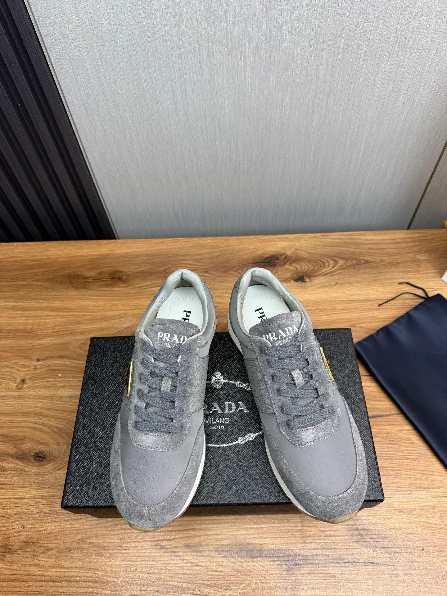 Men's shoes 💰740💰 [PRADA] New models synchronized with the official website, high-quality shipments ✔️Hot-sellers🔥 Original cowhide with imported waterproof fabric + cowhide lining, 1🆚1 replica, original bottom, 38-45 (men's 45 is custom-made and cannot be returned)